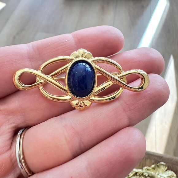 Vintage Gold Toned Brooch with Large Blue Stone - Picture 1 of 2